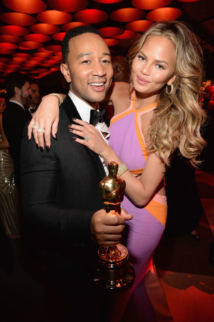 chrissy-teigen-oscars_0.jpg